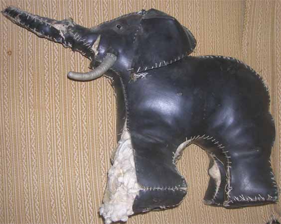 Реставрация кукол :: Кожаный слон
